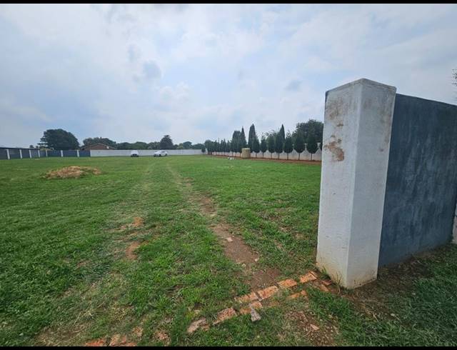 LAND FOR SALE IN BREDELL